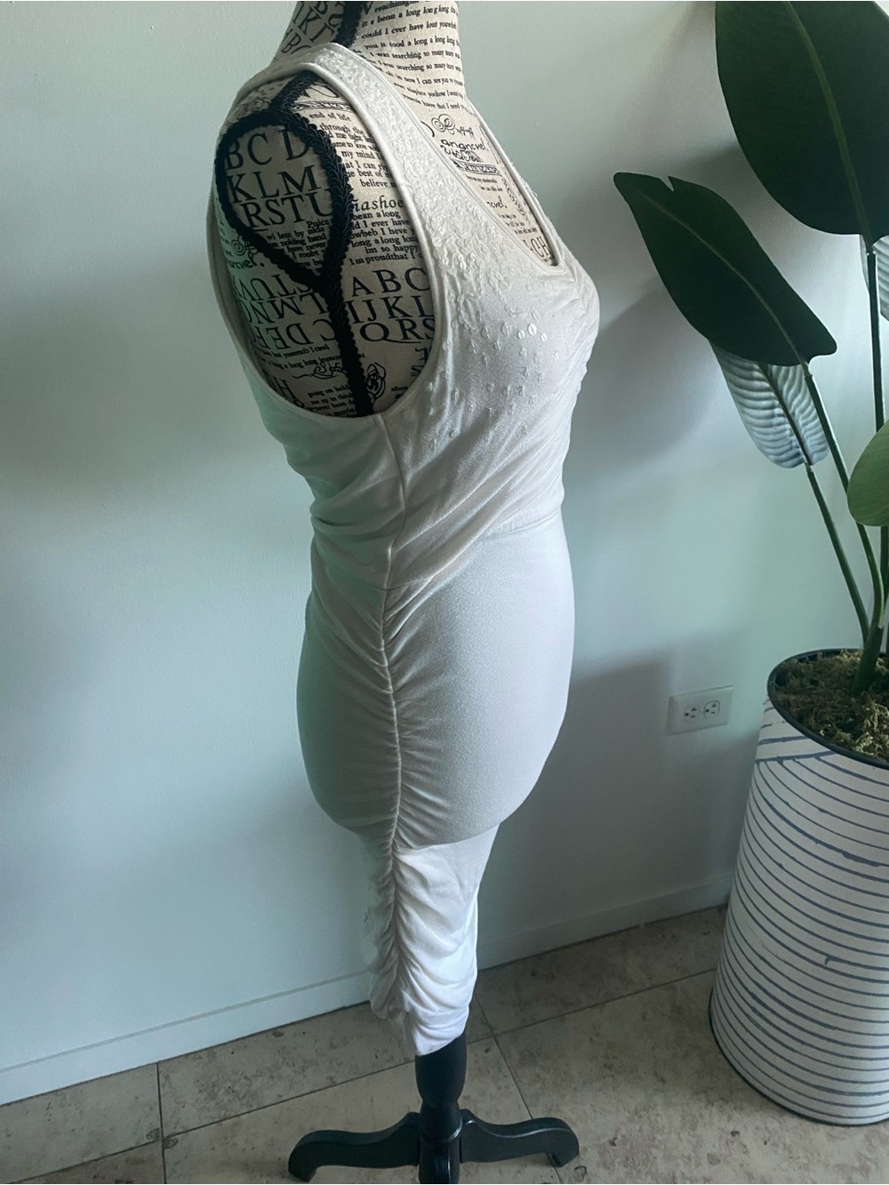 GUESS Flattering Ruched Sequin Dress! - Picture 4 of 11